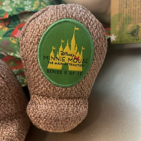 Minnie Mouse Main Attraction Enchanted Tiki Room plush - Picture 2 of 5